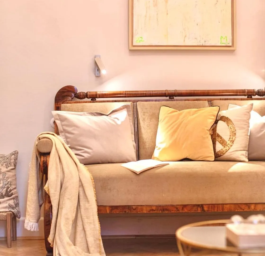 Apartamento Andrassy Palace - Stylish 1 Budapeste